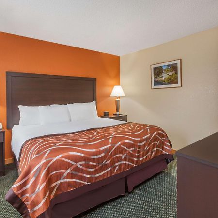 Baymont By Wyndham Midland Exterior foto