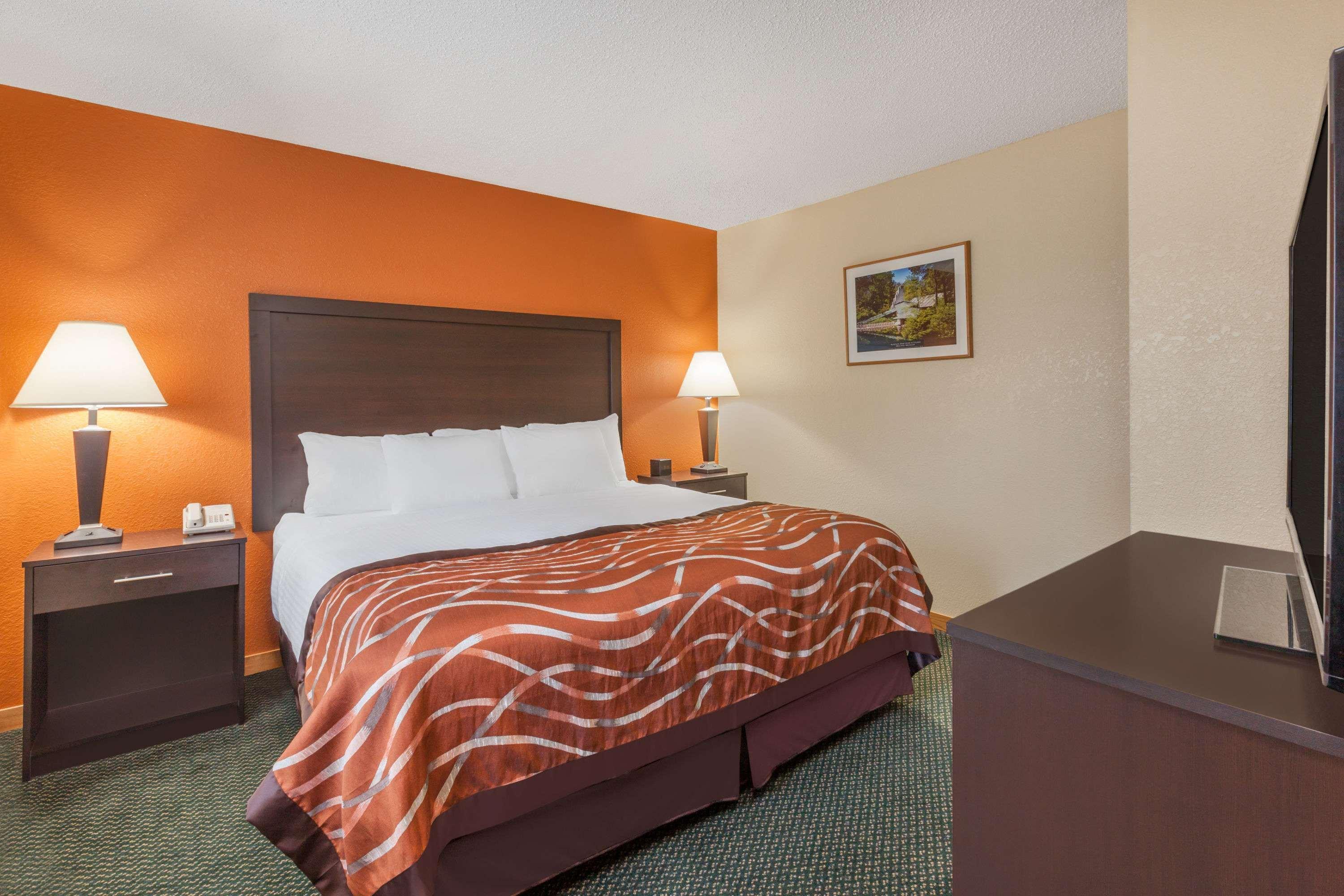 Baymont By Wyndham Midland Exterior foto