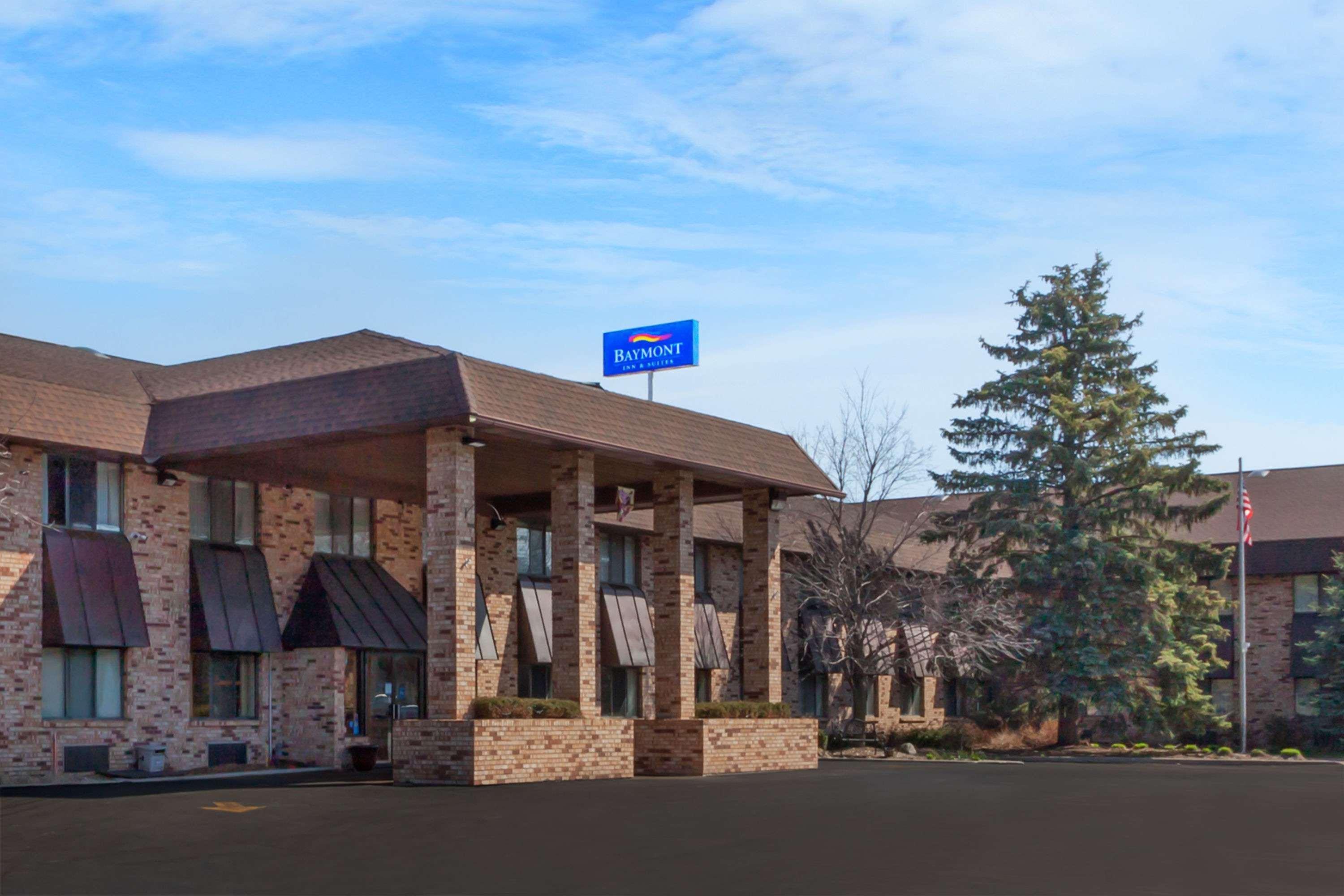 Baymont By Wyndham Midland Exterior foto